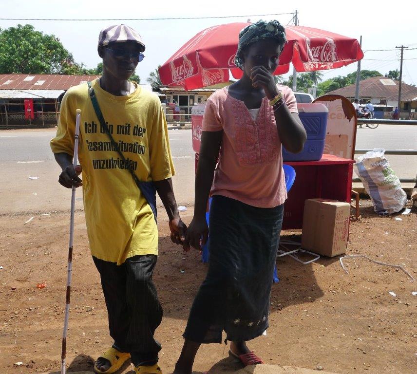 Makeni, Sierra Leone: Straßenkreuzung 'Opin Ay' ('wo Augen geöffnet werden')